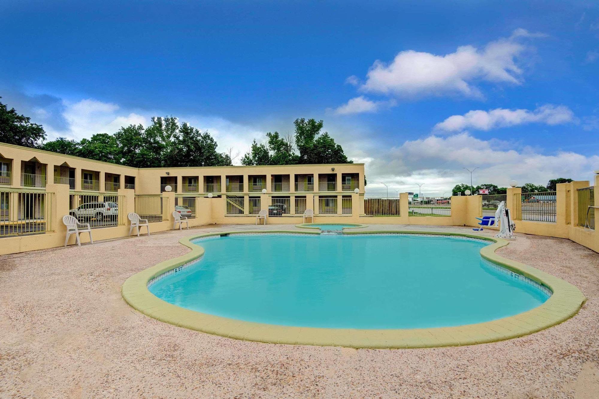 White Rock Motel San Marcos