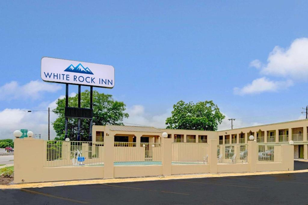 White Rock Motel 2*